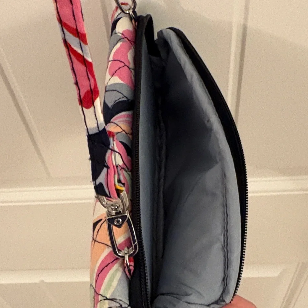 Vera Bradley RFID All in One Crossbody Bag - Picture 4 of 5